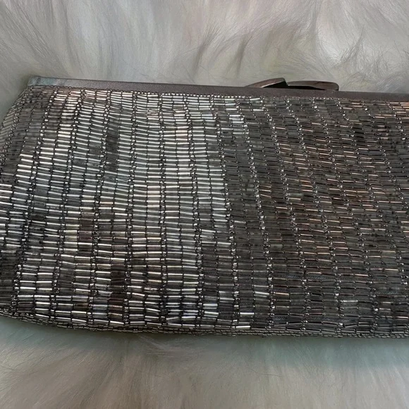 Beaded Valerie Stevens clutch - Picture 9 of 9